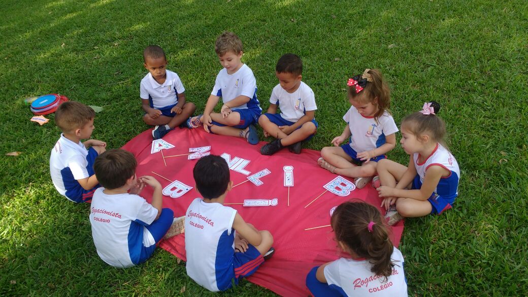 alunos jogando